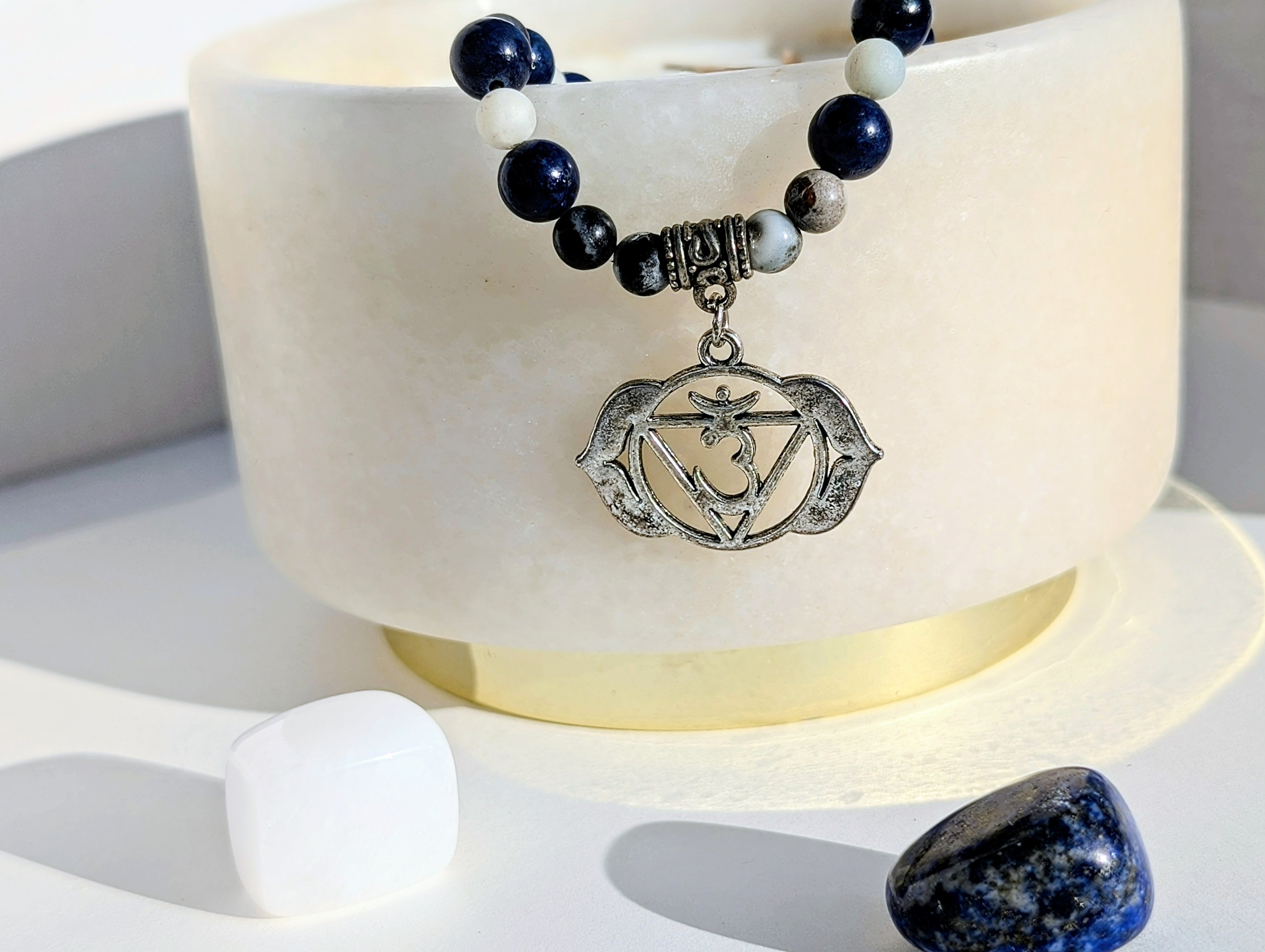 Bracelet lapis lazuli, pendentif chakra