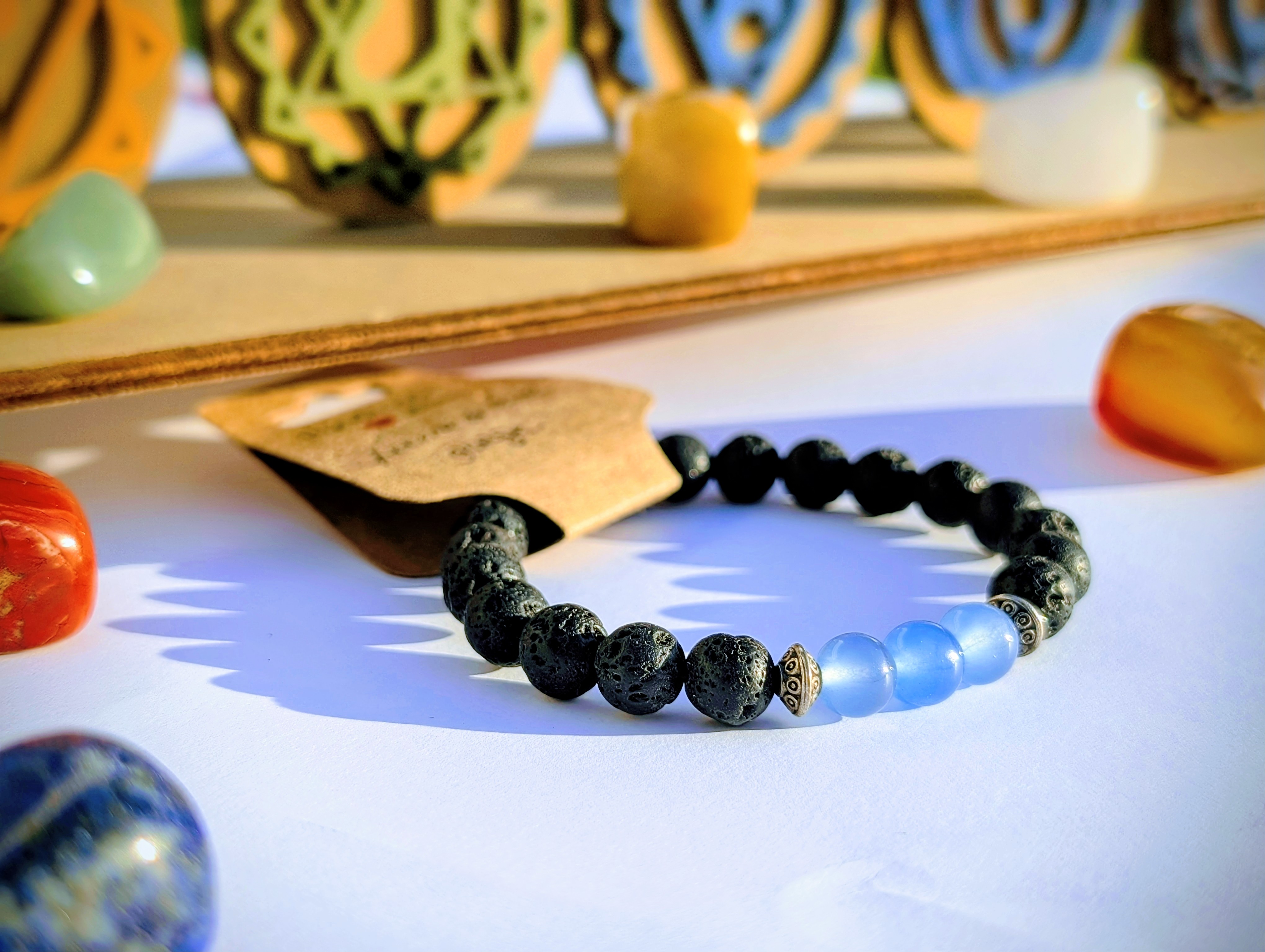 Bracelet pierre de lave et chakra de la gorge - vue secondaire